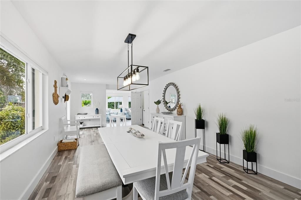 For Sale: $1,195,000 (2 beds, 2 baths, 1332 Square Feet)