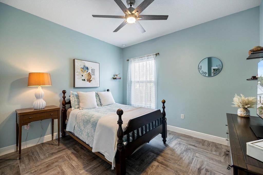 合同活跃: $555,000 (3 贝兹, 2 浴室, 2239 平方英尺)