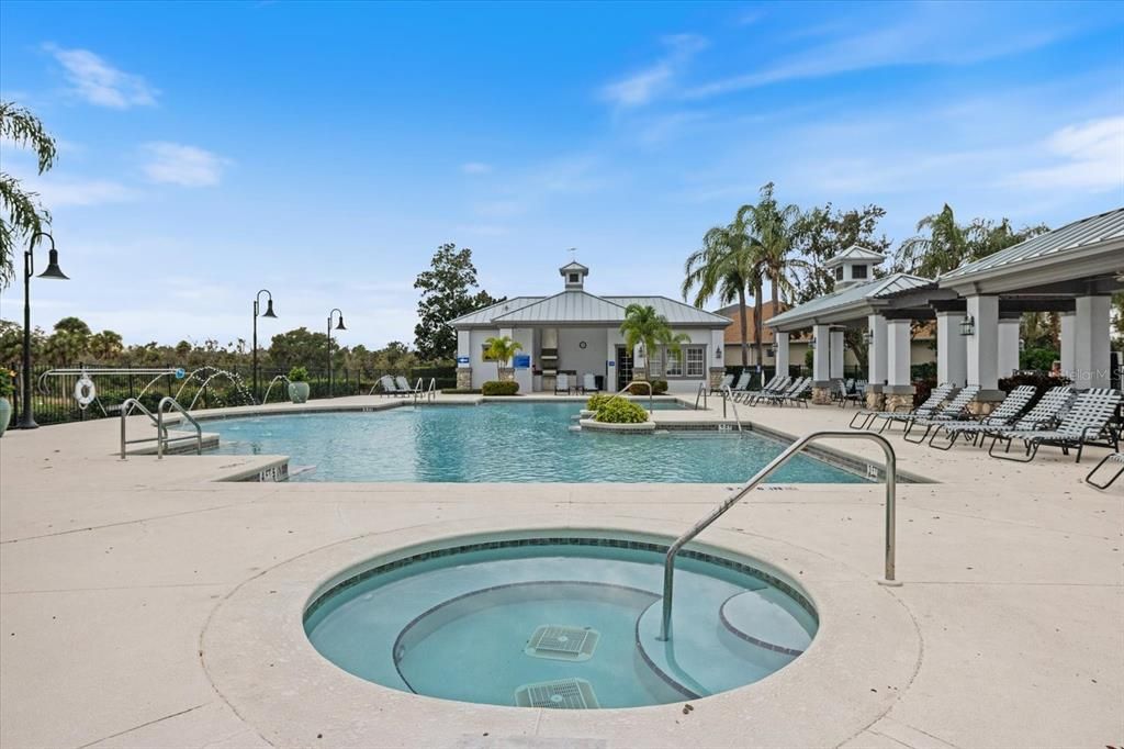 合同活跃: $555,000 (3 贝兹, 2 浴室, 2239 平方英尺)