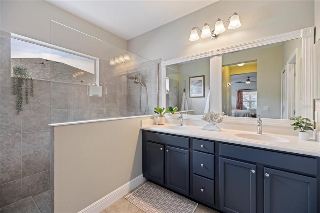 合同活跃: $555,000 (3 贝兹, 2 浴室, 2239 平方英尺)