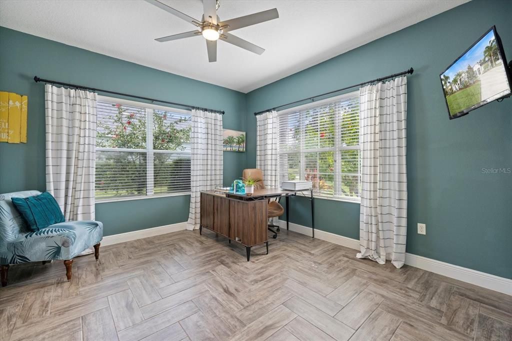 合同活跃: $555,000 (3 贝兹, 2 浴室, 2239 平方英尺)