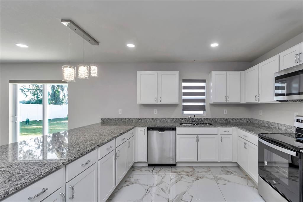 En Venta: $345,000 (3 camas, 2 baños, 1668 Pies cuadrados)