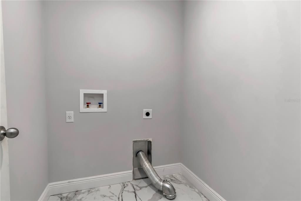 En Venta: $345,000 (3 camas, 2 baños, 1668 Pies cuadrados)