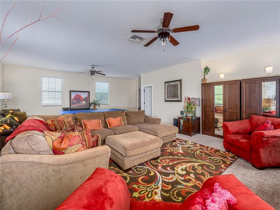 For Rent: $4,200 (5 beds, 4 baths, 4225 Square Feet)