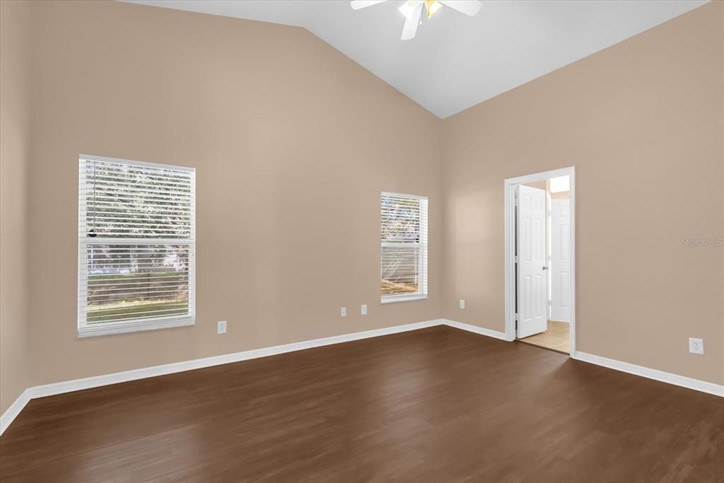 В аренду: $2,700 (3 спален, 2 ванн, 1784 Квадратных фут)