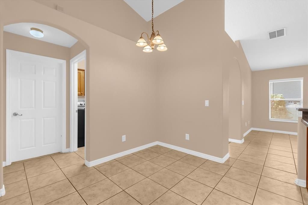 В аренду: $2,700 (3 спален, 2 ванн, 1784 Квадратных фут)