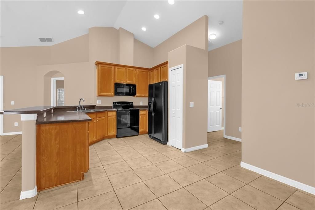 В аренду: $2,700 (3 спален, 2 ванн, 1784 Квадратных фут)