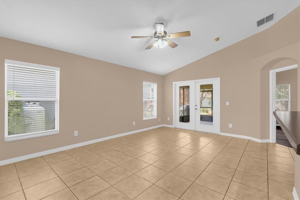 В аренду: $2,700 (3 спален, 2 ванн, 1784 Квадратных фут)