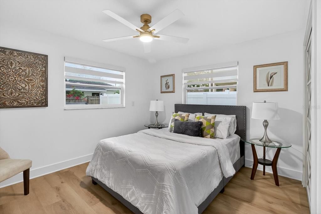 На продажу: $449,000 (2 спален, 2 ванн, 1026 Квадратных фут)