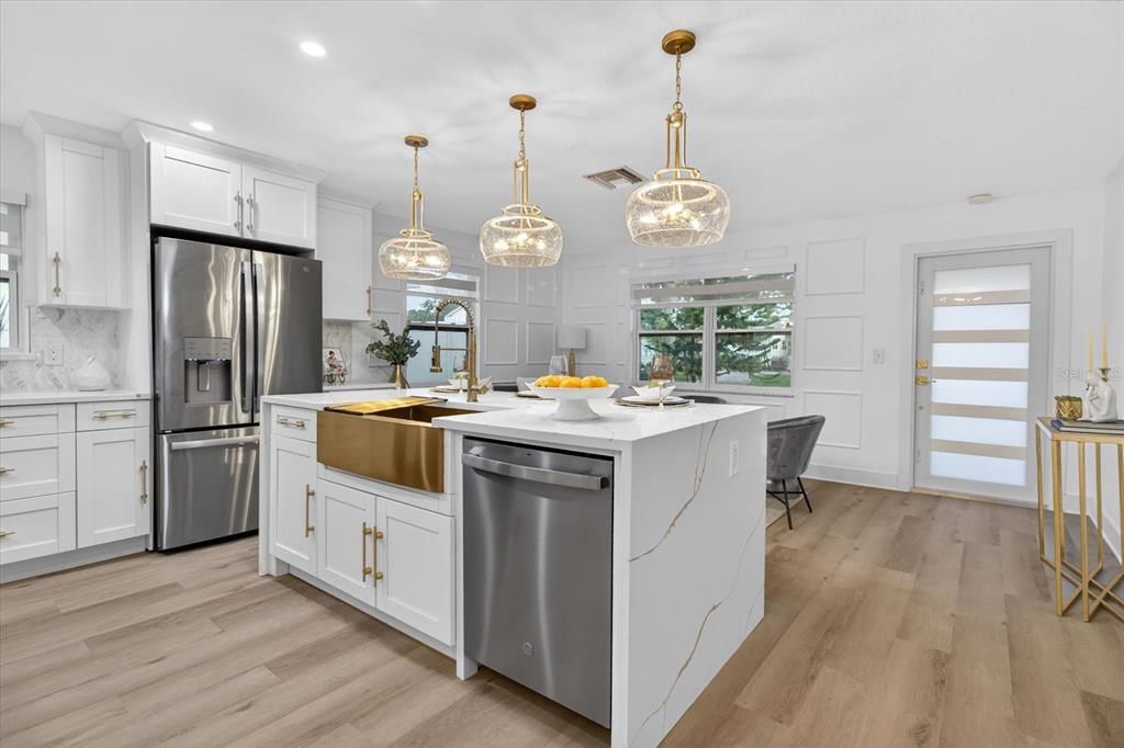 На продажу: $449,000 (2 спален, 2 ванн, 1026 Квадратных фут)