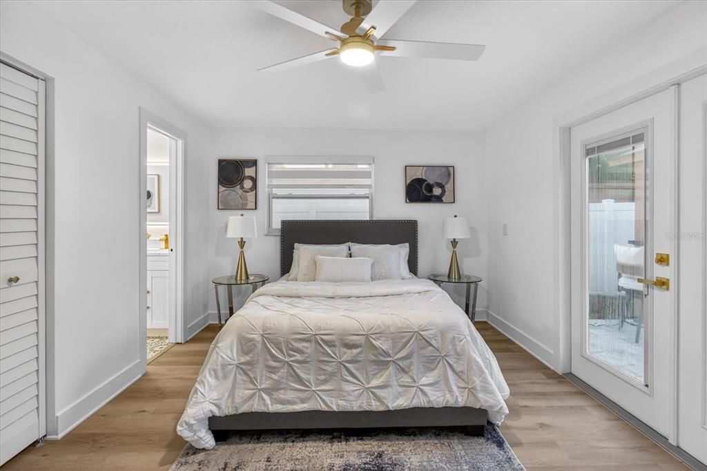 На продажу: $449,000 (2 спален, 2 ванн, 1026 Квадратных фут)