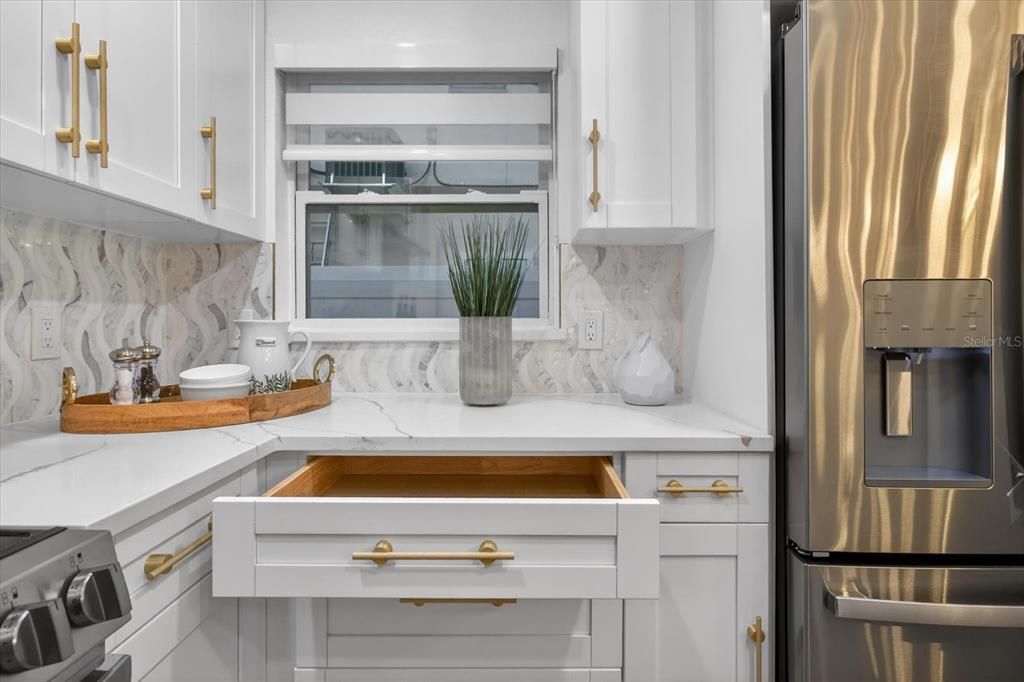 На продажу: $449,000 (2 спален, 2 ванн, 1026 Квадратных фут)