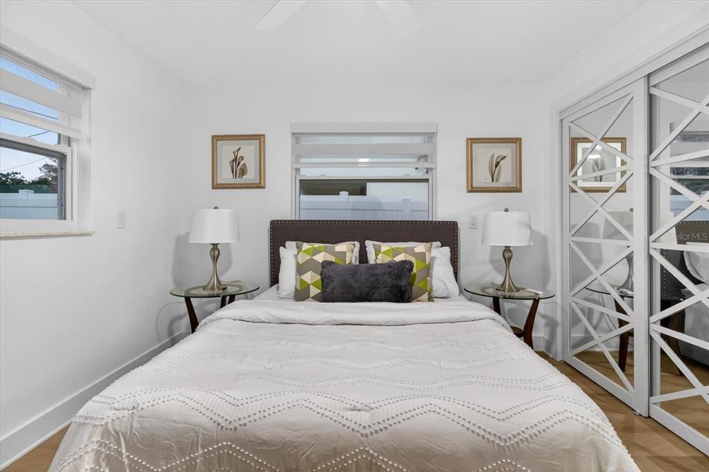 На продажу: $449,000 (2 спален, 2 ванн, 1026 Квадратных фут)