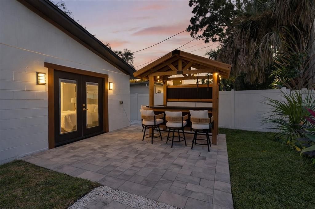 На продажу: $449,000 (2 спален, 2 ванн, 1026 Квадратных фут)