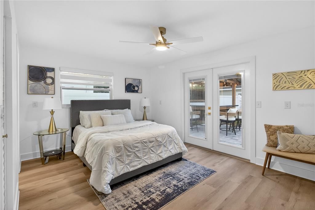 На продажу: $449,000 (2 спален, 2 ванн, 1026 Квадратных фут)