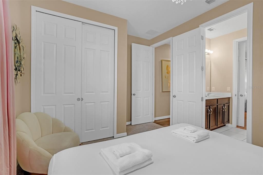 待售: $899,000 (9 贝兹, 6 浴室, 4363 平方英尺)