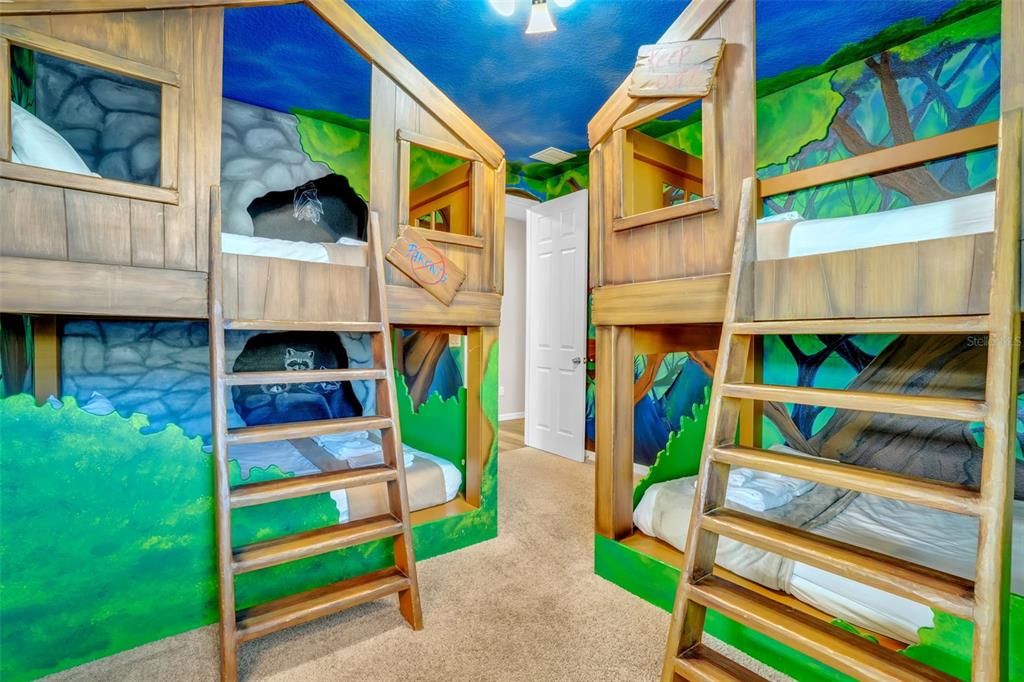 待售: $899,000 (9 贝兹, 6 浴室, 4363 平方英尺)