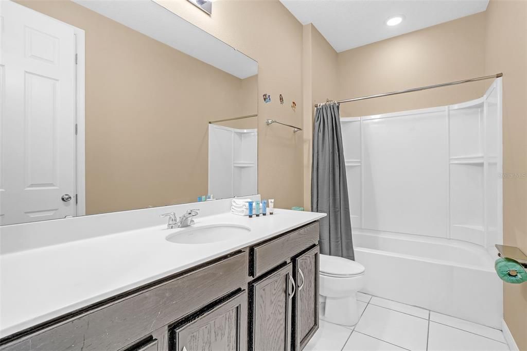 待售: $899,000 (9 贝兹, 6 浴室, 4363 平方英尺)