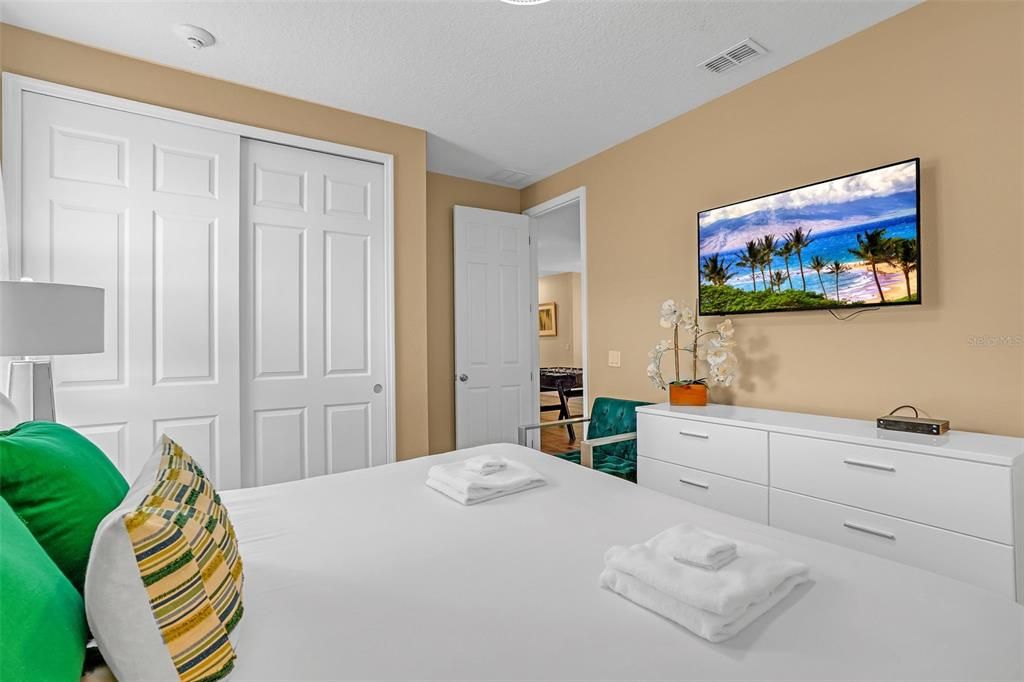 待售: $899,000 (9 贝兹, 6 浴室, 4363 平方英尺)