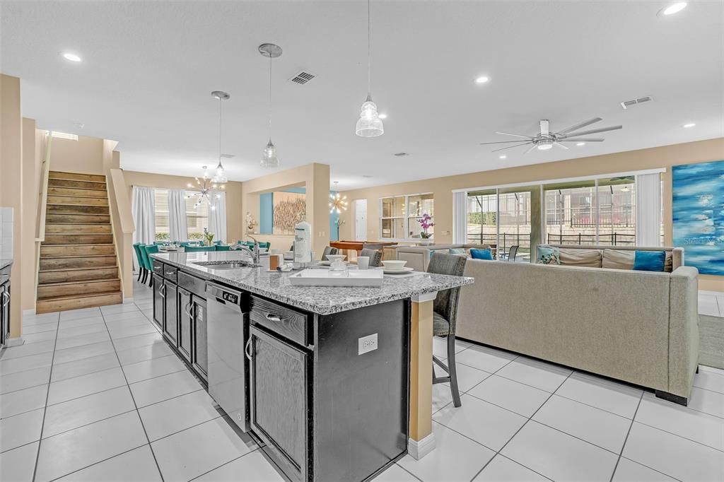 待售: $899,000 (9 贝兹, 6 浴室, 4363 平方英尺)