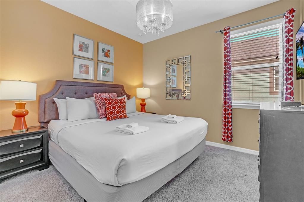 待售: $899,000 (9 贝兹, 6 浴室, 4363 平方英尺)