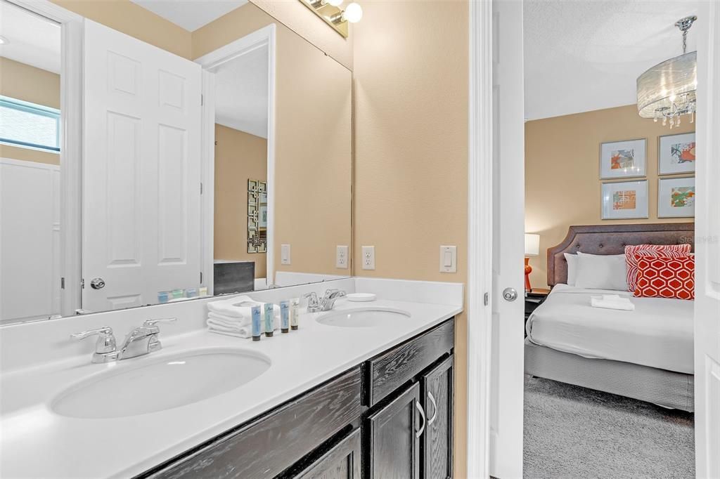 待售: $899,000 (9 贝兹, 6 浴室, 4363 平方英尺)