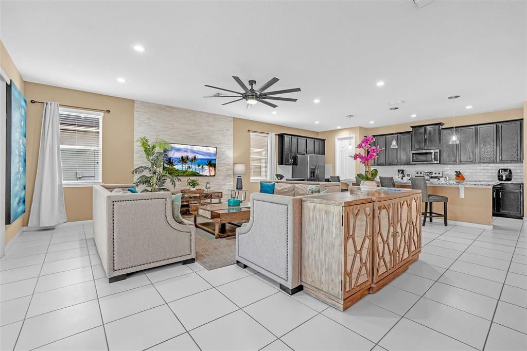 待售: $899,000 (9 贝兹, 6 浴室, 4363 平方英尺)