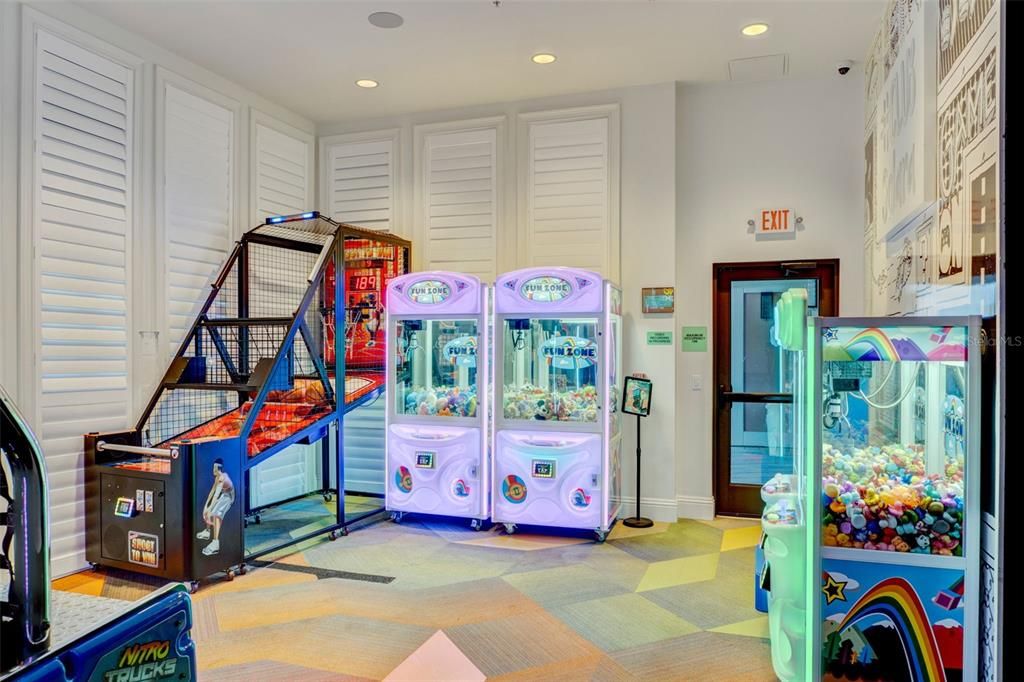 待售: $899,000 (9 贝兹, 6 浴室, 4363 平方英尺)