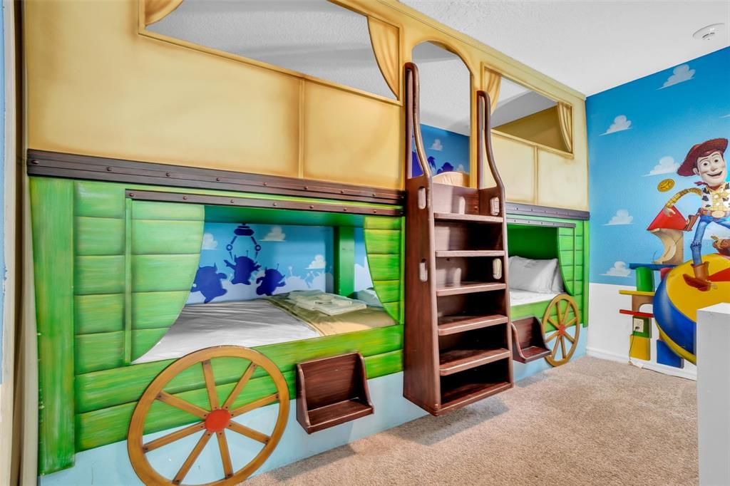 待售: $899,000 (9 贝兹, 6 浴室, 4363 平方英尺)