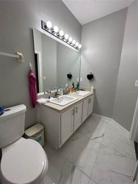 待售: $264,999 (2 贝兹, 2 浴室, 1071 平方英尺)