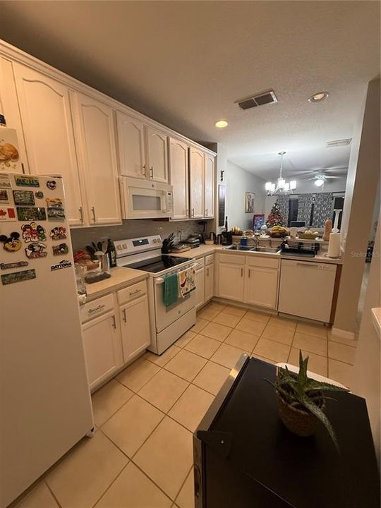 待售: $264,999 (2 贝兹, 2 浴室, 1071 平方英尺)