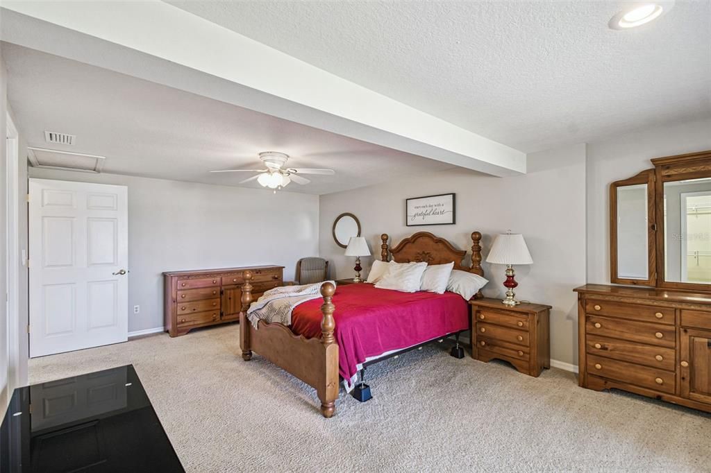 For Sale: $600,000 (3 beds, 2 baths, 2060 Square Feet)