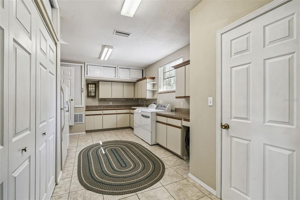 For Sale: $600,000 (3 beds, 2 baths, 2060 Square Feet)