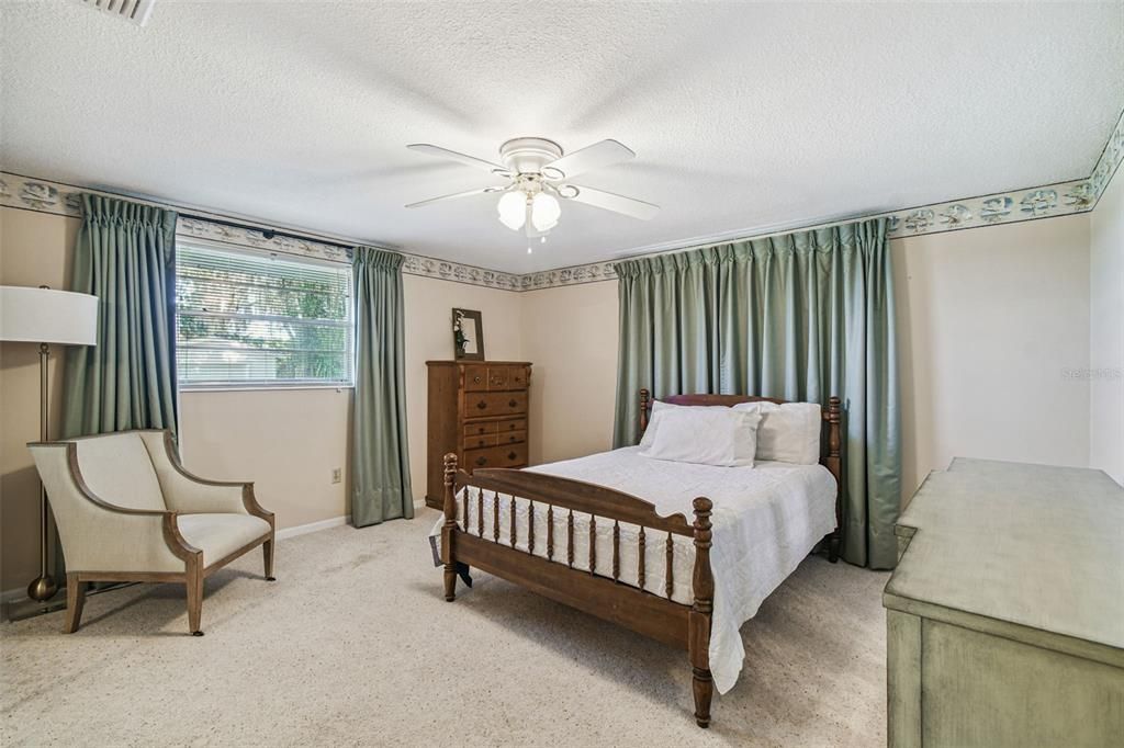 For Sale: $600,000 (3 beds, 2 baths, 2060 Square Feet)