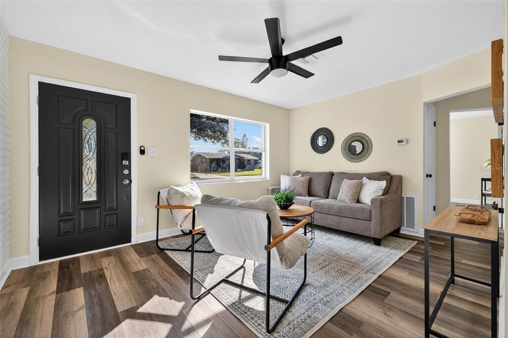 待售: $515,000 (4 贝兹, 2 浴室, 1383 平方英尺)