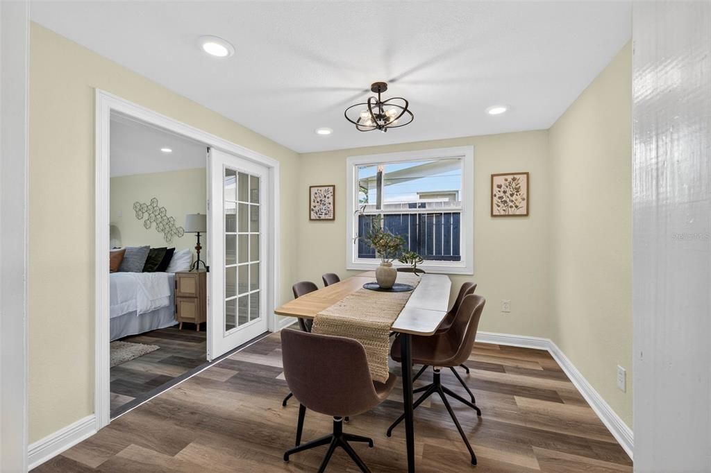 待售: $515,000 (4 贝兹, 2 浴室, 1383 平方英尺)