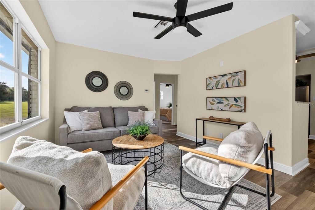 待售: $515,000 (4 贝兹, 2 浴室, 1383 平方英尺)