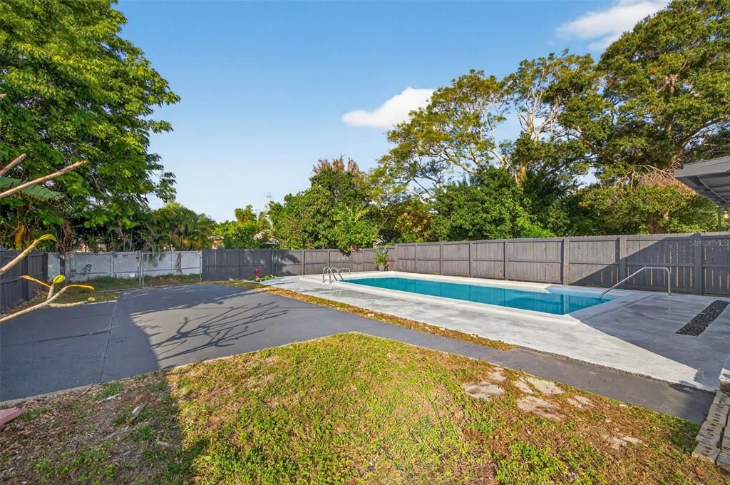 待售: $515,000 (4 贝兹, 2 浴室, 1383 平方英尺)