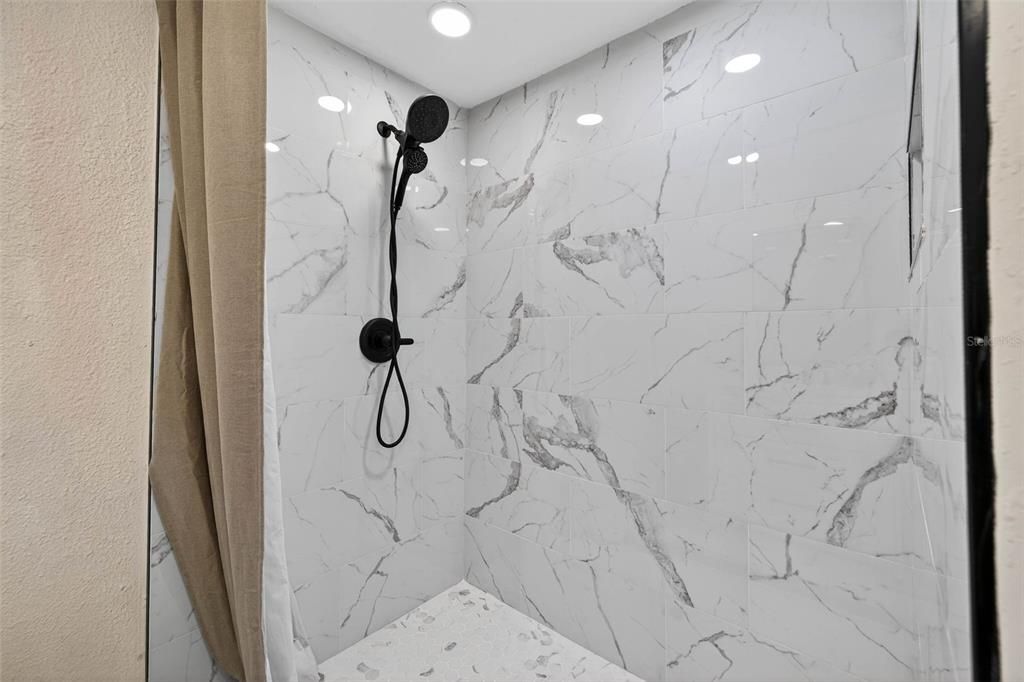 待售: $515,000 (4 贝兹, 2 浴室, 1383 平方英尺)