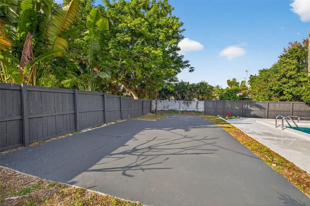 待售: $515,000 (4 贝兹, 2 浴室, 1383 平方英尺)