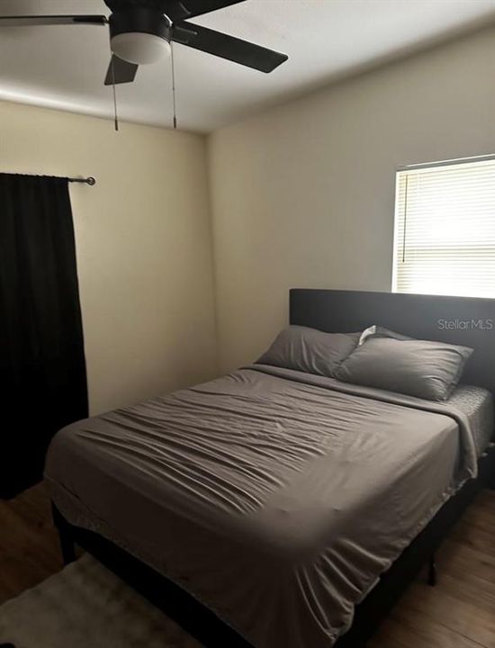 For Sale: $199,000 (2 beds, 1 baths, 989 Square Feet)