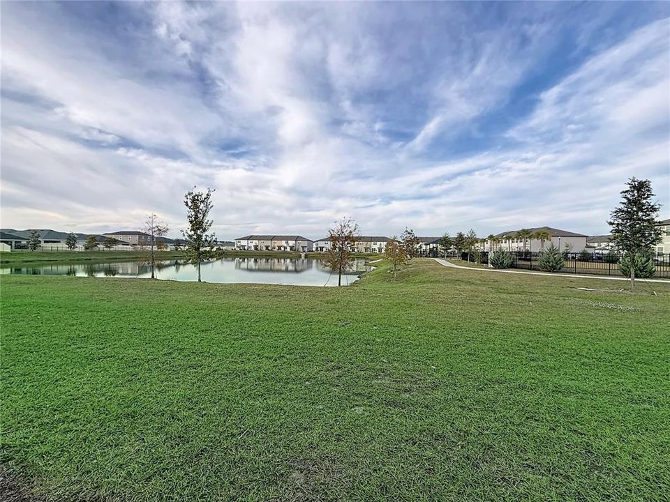 For Rent: $2,200 (3 beds, 2 baths, 1424 Square Feet)