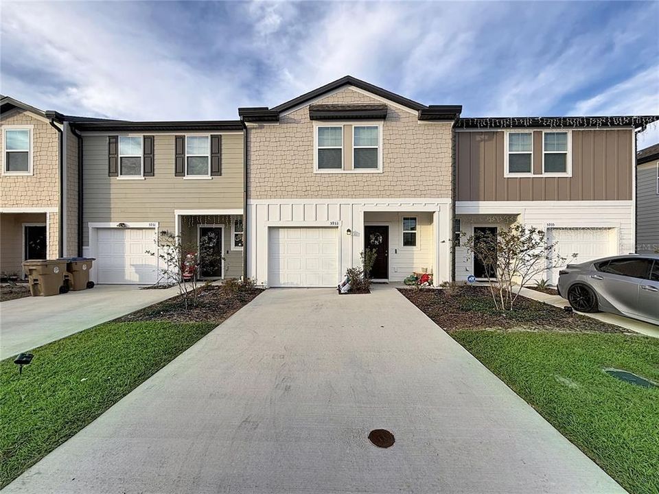 For Rent: $2,200 (3 beds, 2 baths, 1424 Square Feet)