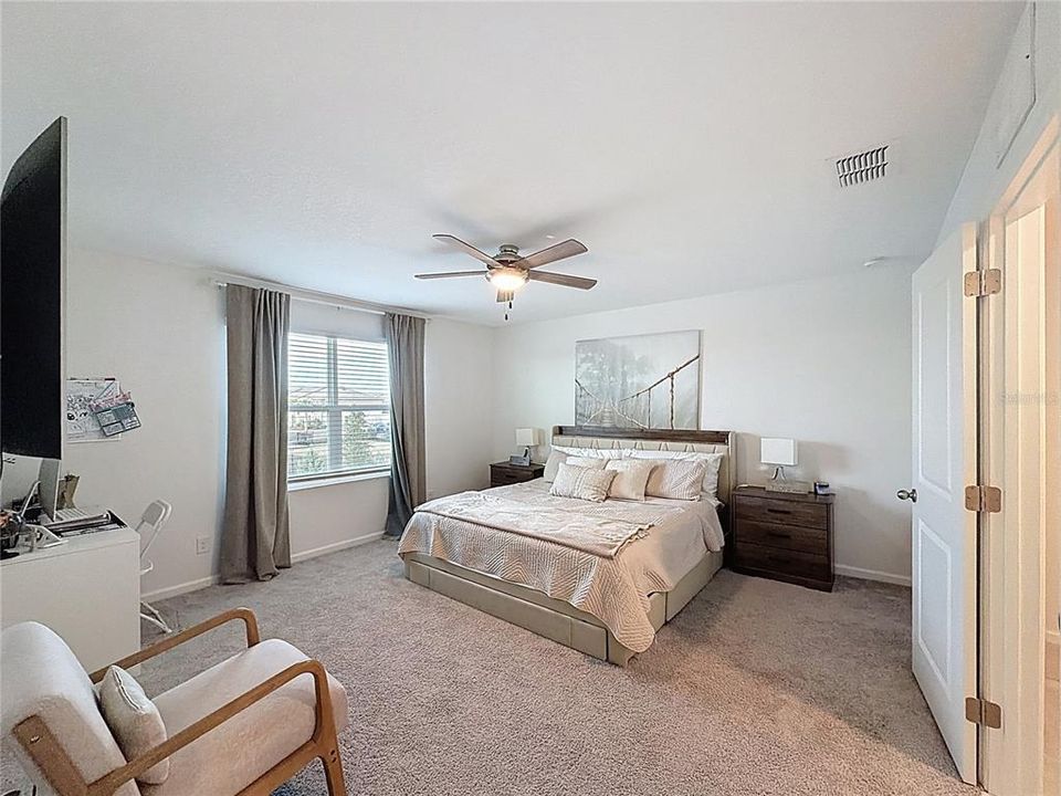 For Rent: $2,200 (3 beds, 2 baths, 1424 Square Feet)