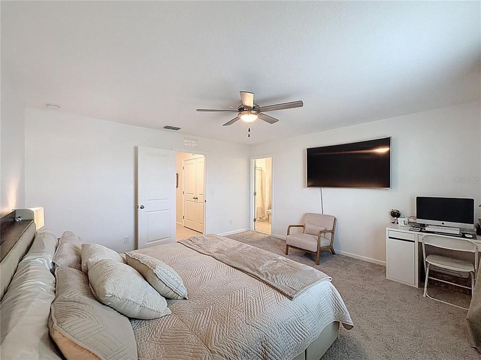 For Rent: $2,200 (3 beds, 2 baths, 1424 Square Feet)