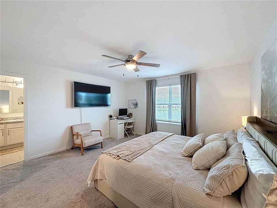 For Rent: $2,200 (3 beds, 2 baths, 1424 Square Feet)