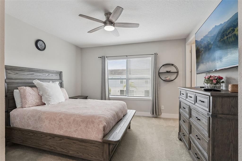 For Sale: $415,000 (3 beds, 2 baths, 1704 Square Feet)