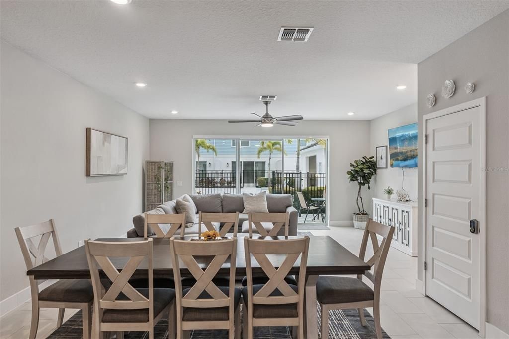 For Sale: $415,000 (3 beds, 2 baths, 1704 Square Feet)