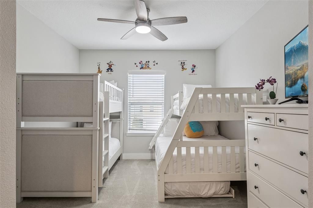 For Sale: $415,000 (3 beds, 2 baths, 1704 Square Feet)