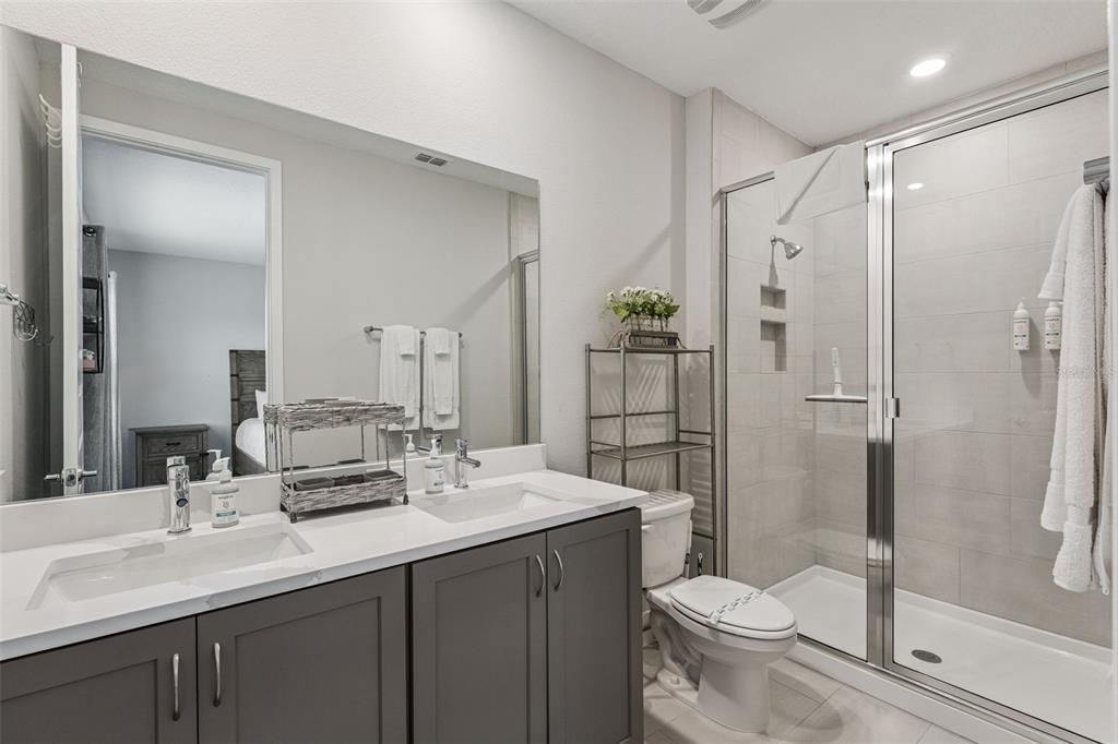 For Sale: $415,000 (3 beds, 2 baths, 1704 Square Feet)